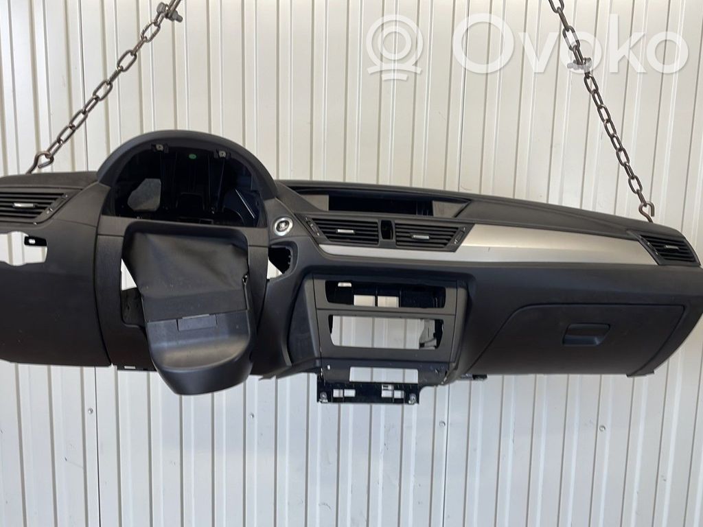 BMW X1 E84 Panelė 