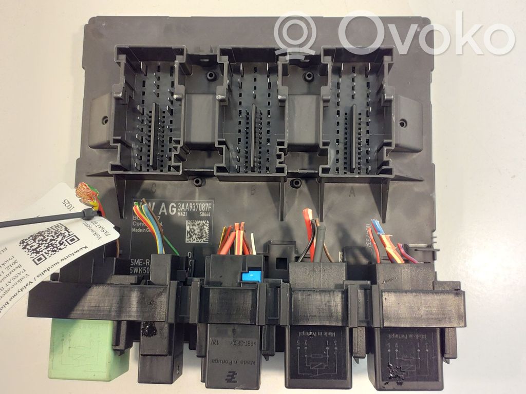 Volkswagen PASSAT B7 Comfort/convenience module 