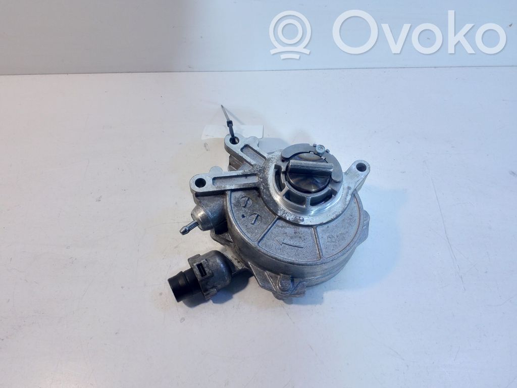 BMW 7 F01 F02 F03 F04 Vacuum pump 