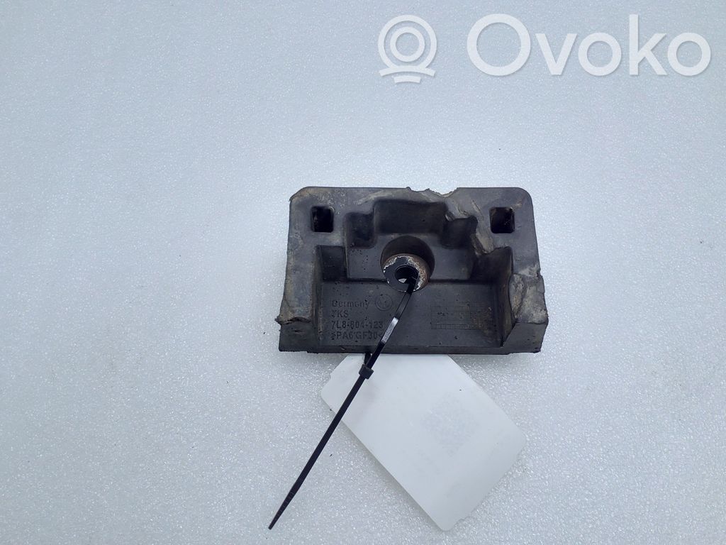 Audi Q7 4L Jacking socket point 