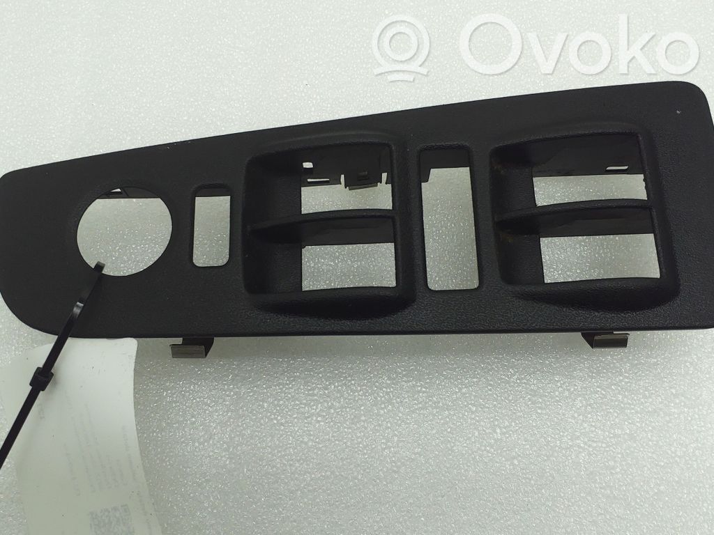 Lancia Delta III Front door window switch trim 