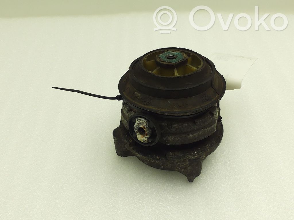 Audi A8 S8 D3 4E Engine mount bracket 