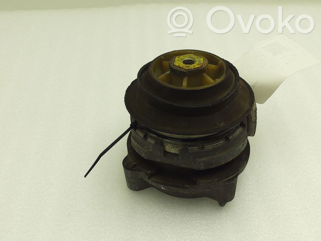 Audi A8 S8 D3 4E Engine mount bracket 