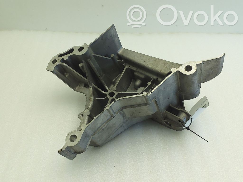 Volkswagen Scirocco Engine mounting bracket 