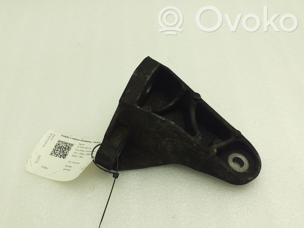 Jaguar XJ X351 Engine mounting bracket 