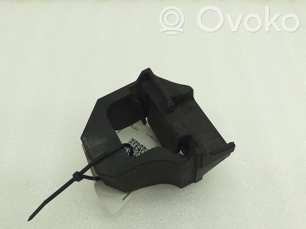 BMW 1 E81 E87 Radiator mount bracket 