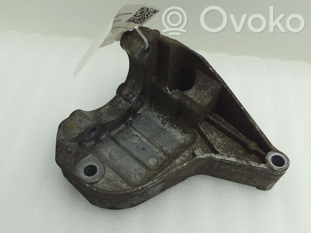 BMW 3 E92 E93 Power steering pump mounting bracket 