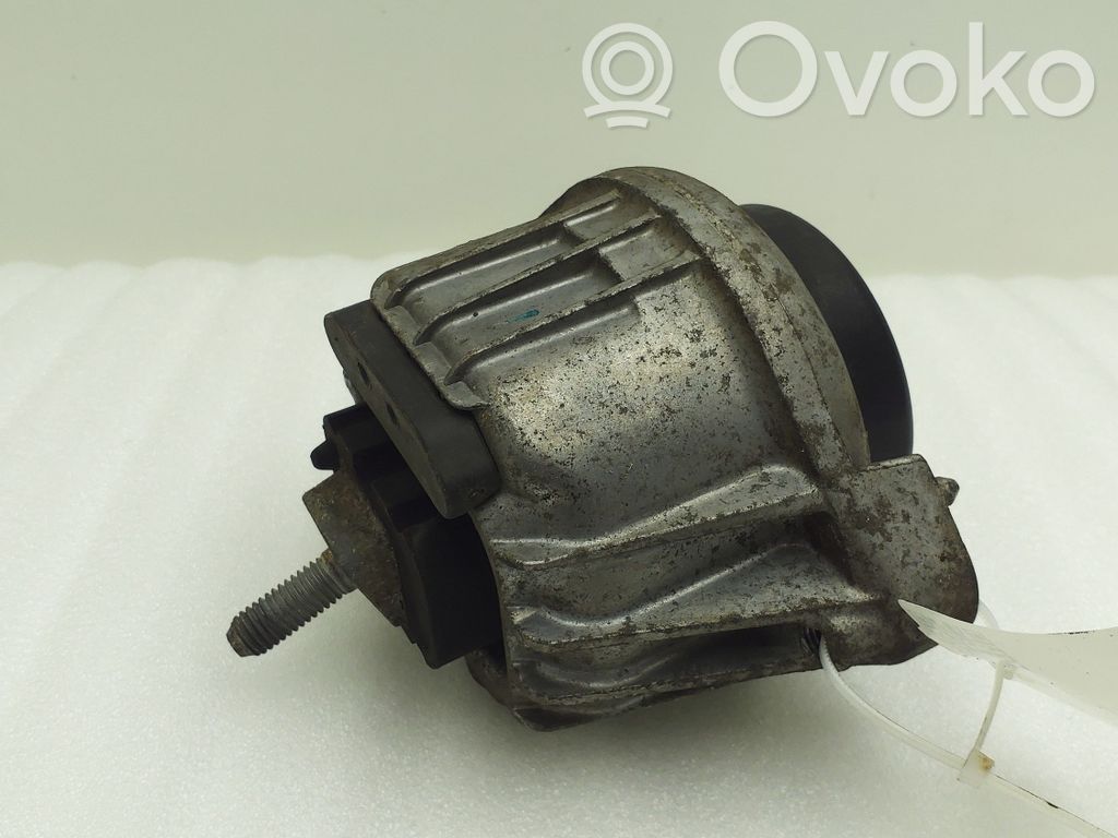 BMW 3 E90 E91 Engine mount bracket 