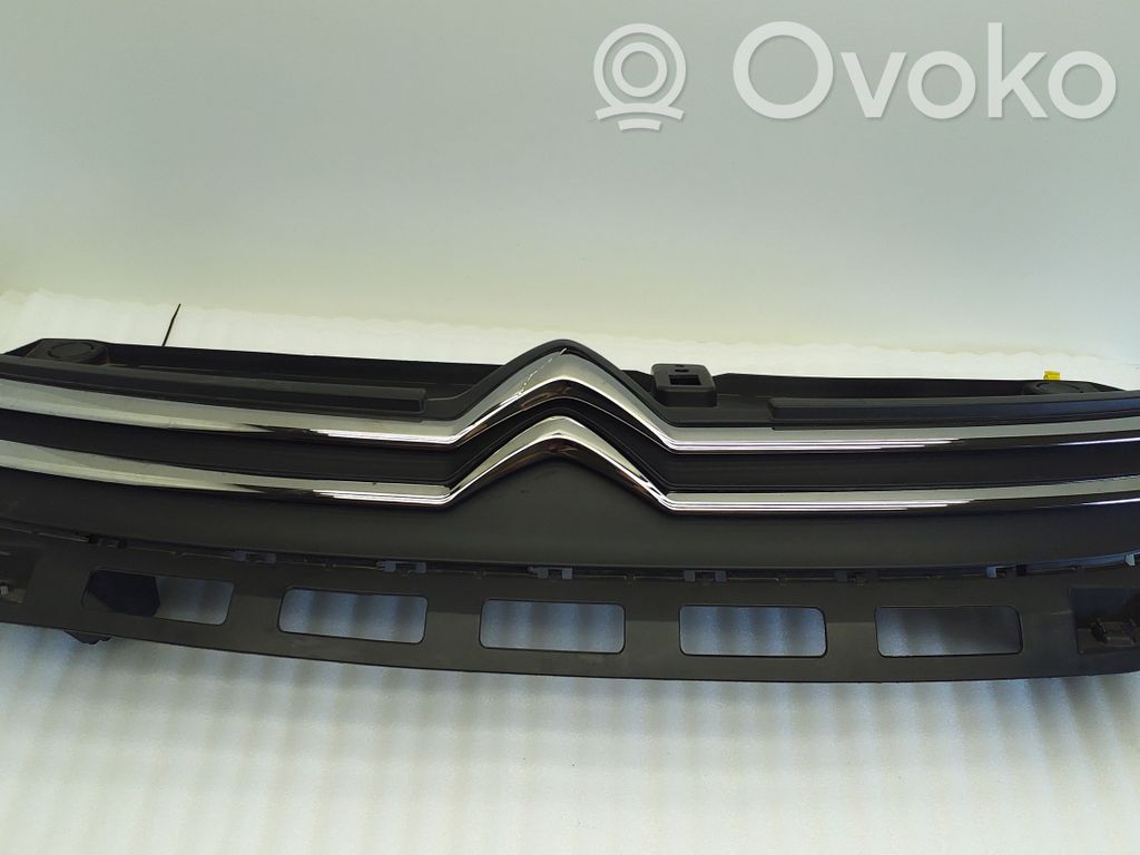 Citroen C3 Front bumper upper radiator grill 