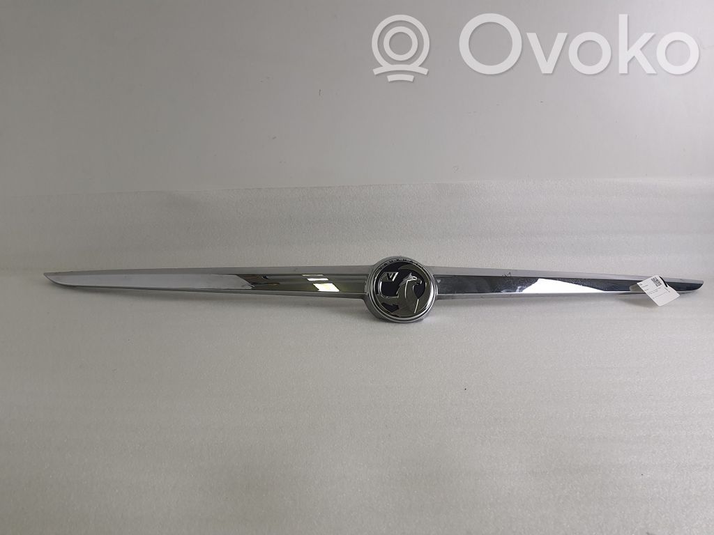 Opel Insignia A Tailgate trim 