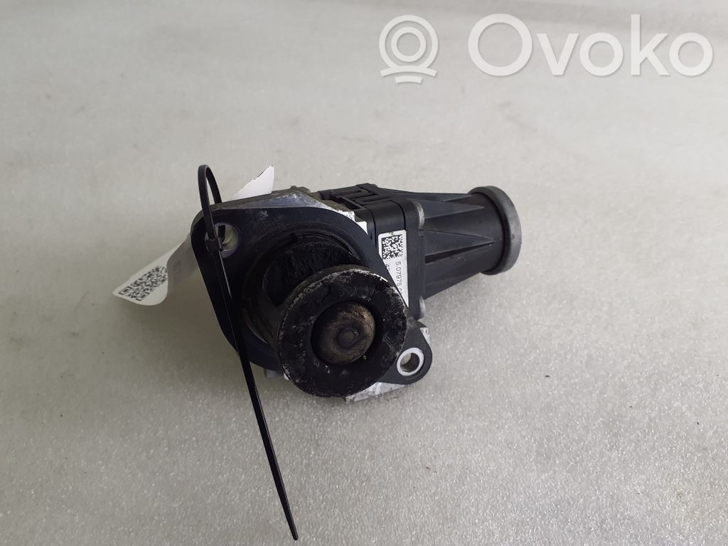 Nissan Juke I F15 EGR valve 