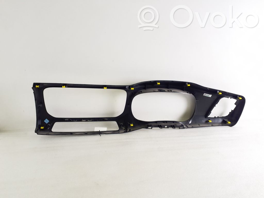 Opel Vivaro Panel trim 