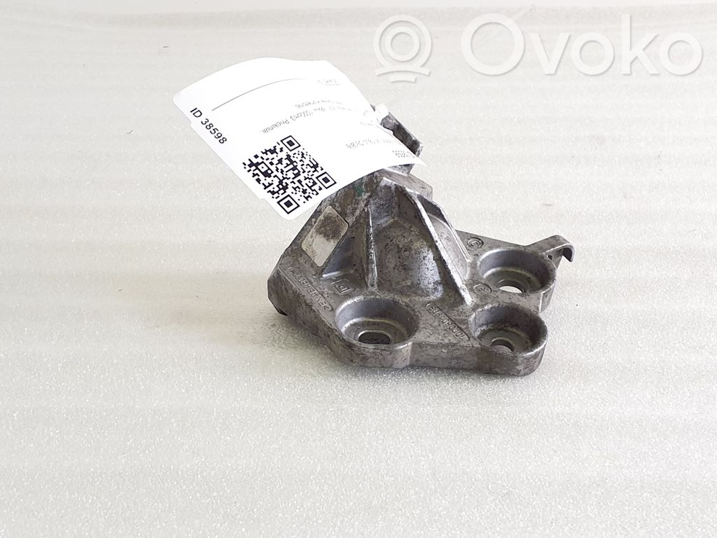 Opel Vivaro Engine mounting bracket 