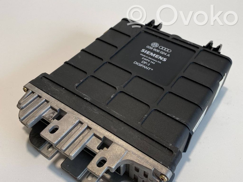 Audi 80 90 S2 B4 Engine control unit/module 