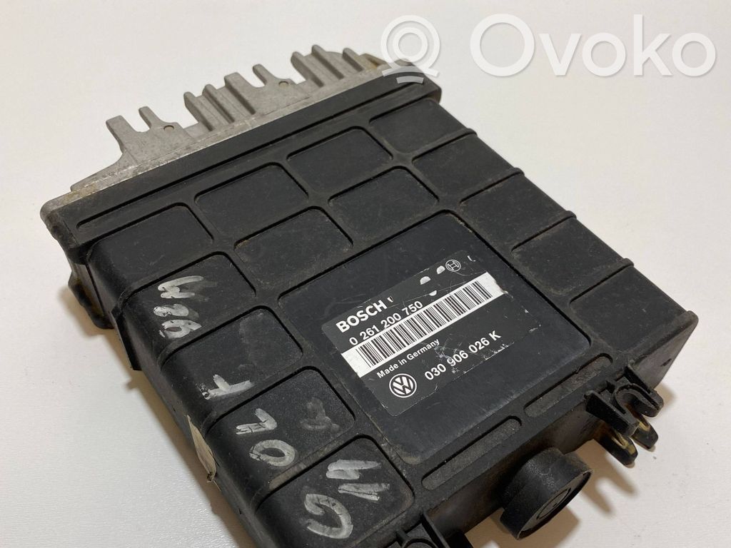 Volkswagen Golf III Engine control unit/module 