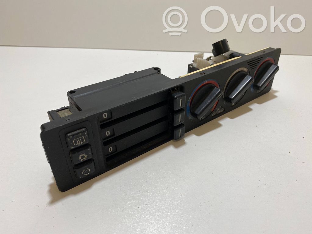 BMW 5 E34 Climate control unit 