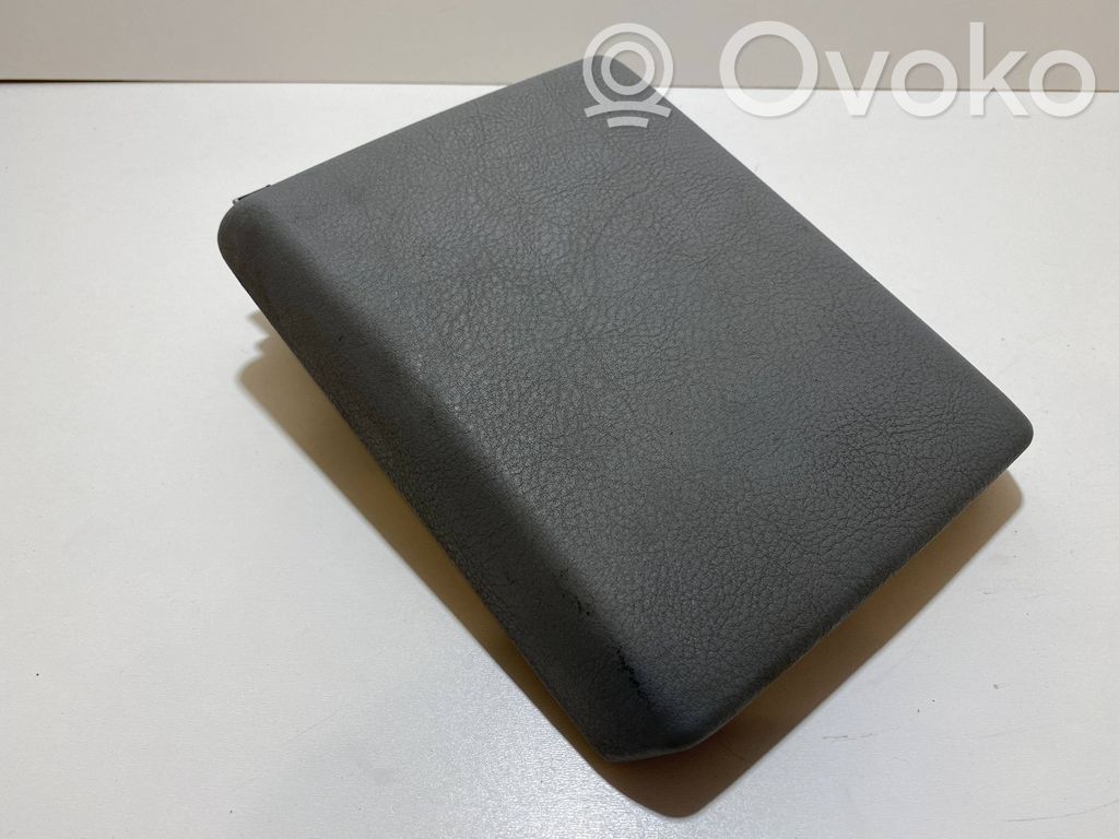 Armrest   8196937