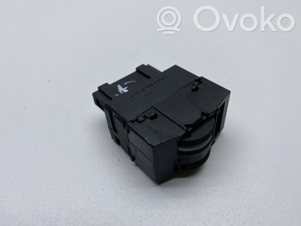 Headlight level height control switch   8L0919094A,04052203