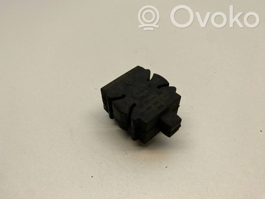 BMW X5 E70 Radiator mount bracket 