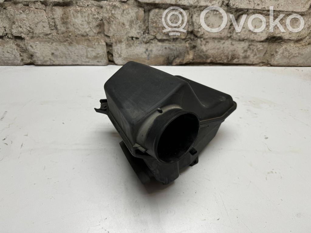 Air filter box   33357C