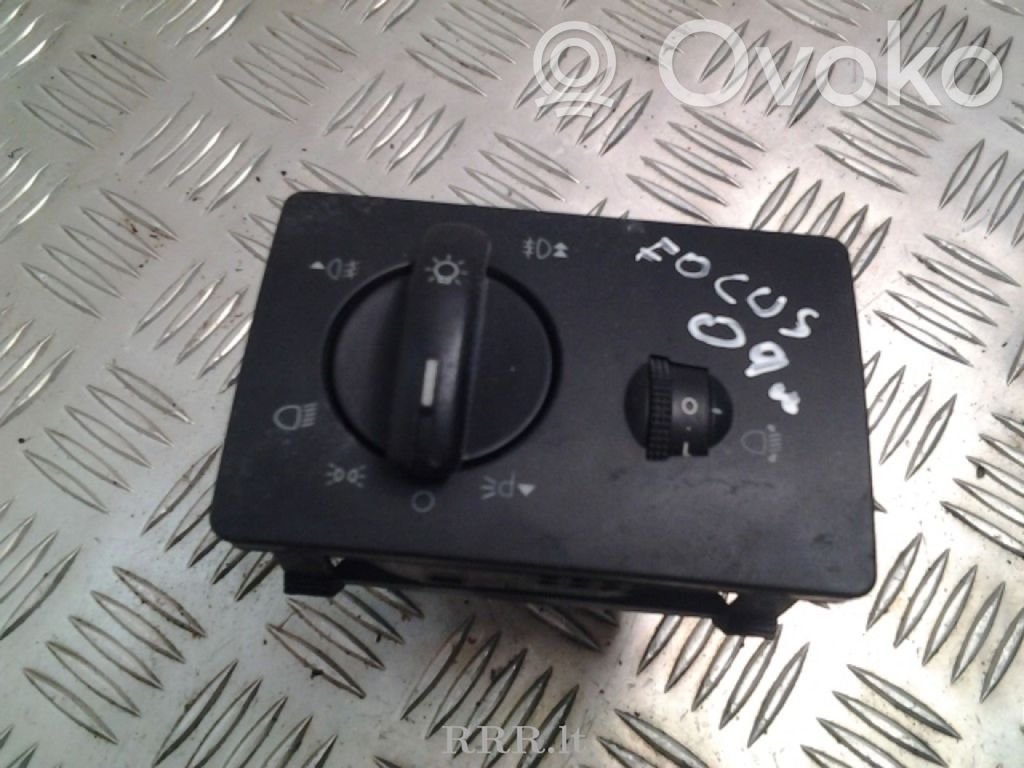 Ford Focus Light switch 