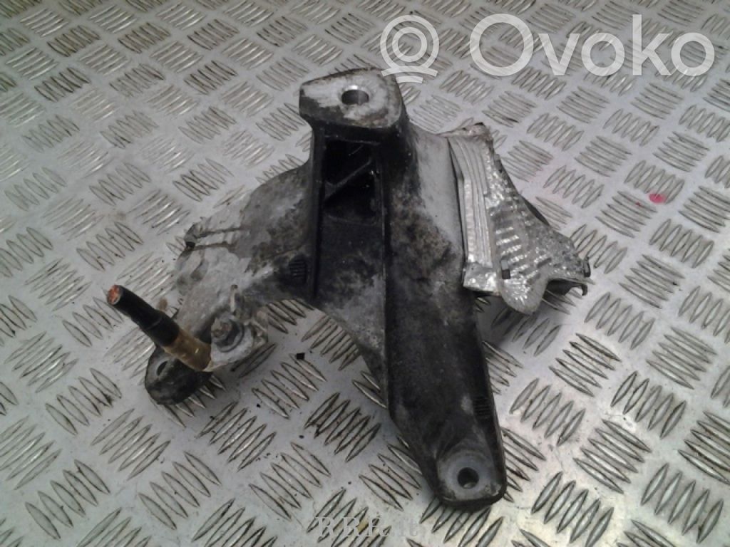 Audi S5 Facelift Engine mounting bracket 