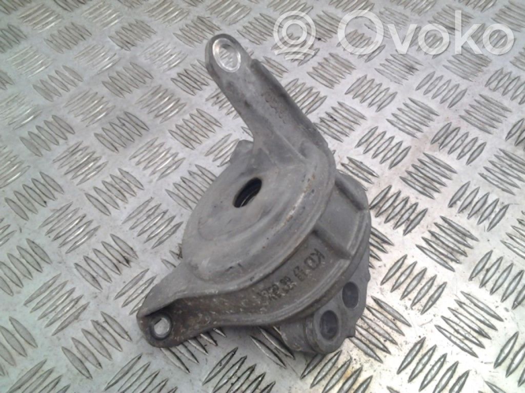 Opel Astra H Engine mount bracket 