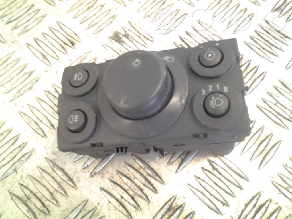 Light switch   13100124
