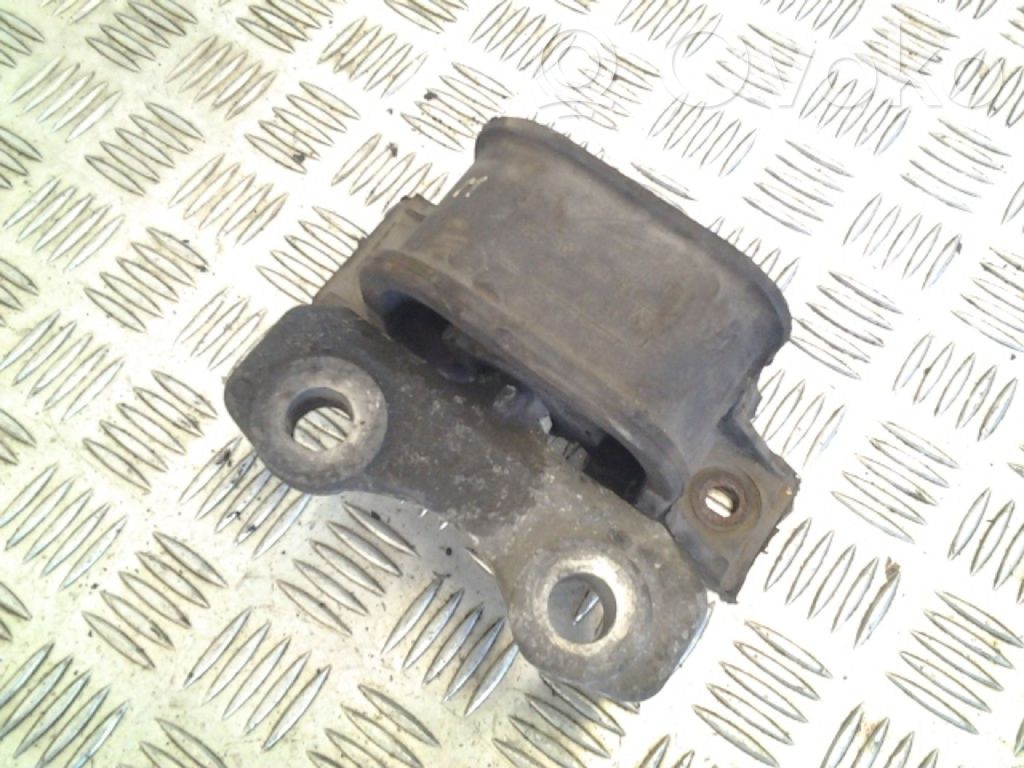 Engine mount bracket   13125208