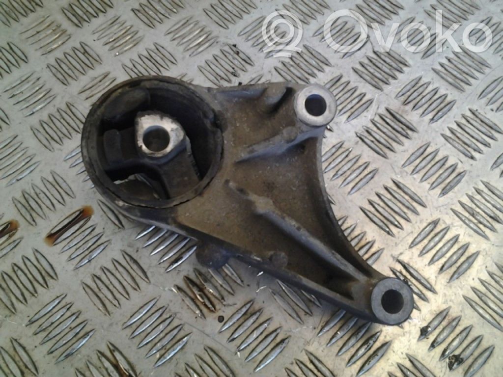 Engine mount bracket