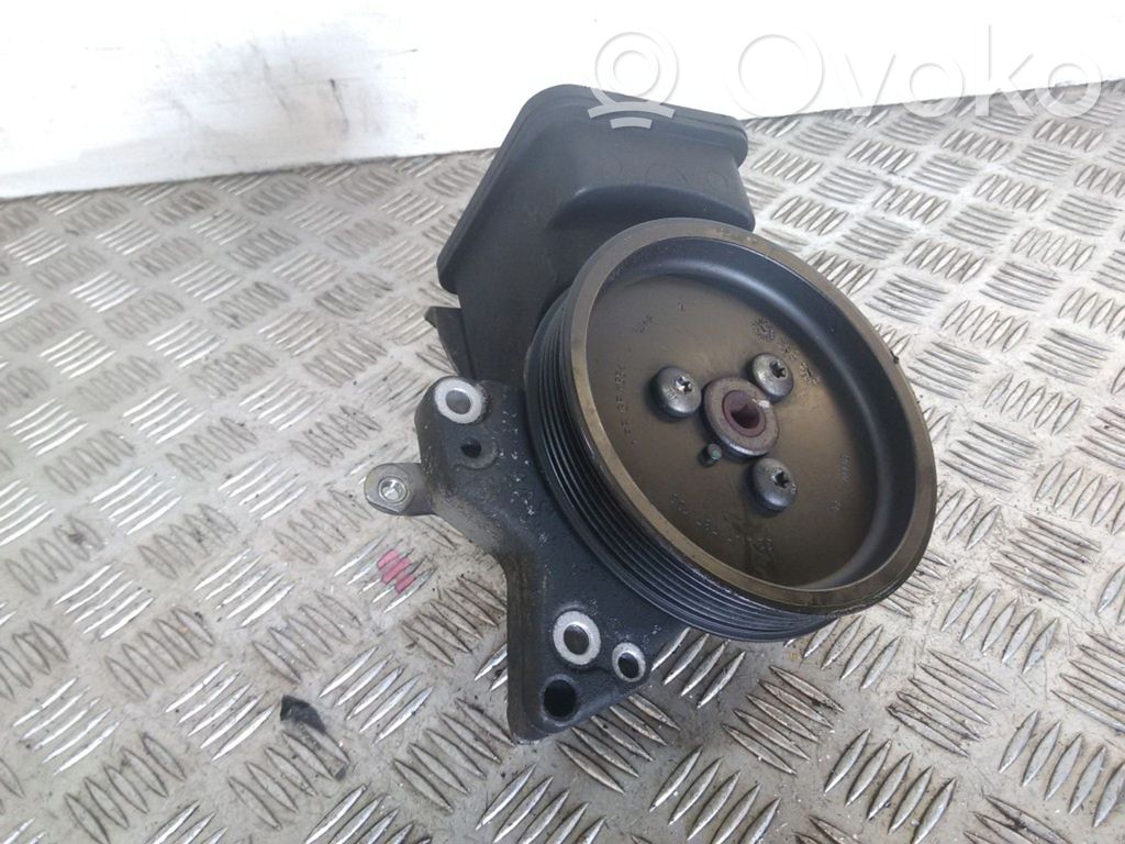 BMW X3 E83 Power steering pump 