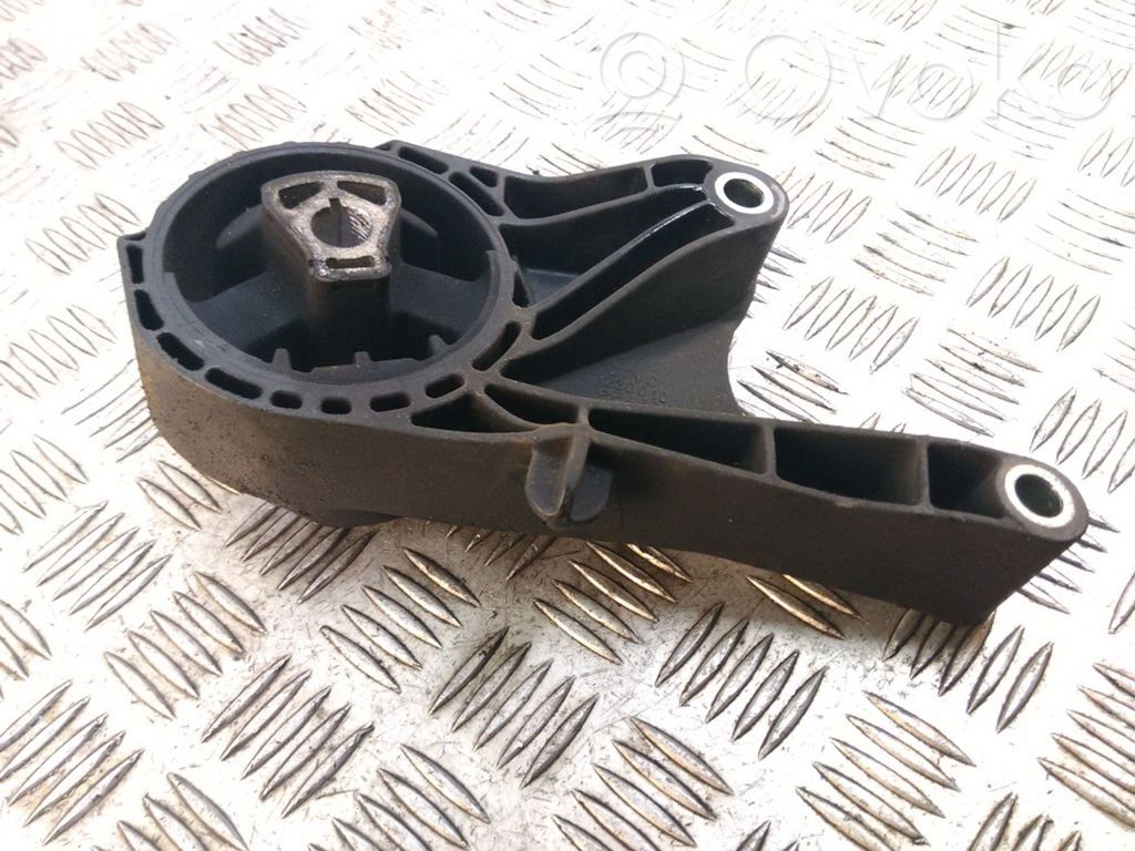 Opel Insignia A Engine mount bracket 