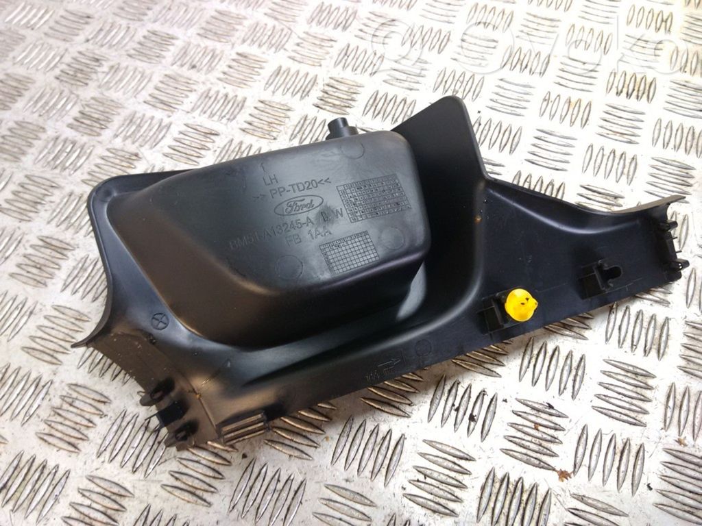 Ford Focus Moldura protectora del borde trasero 
