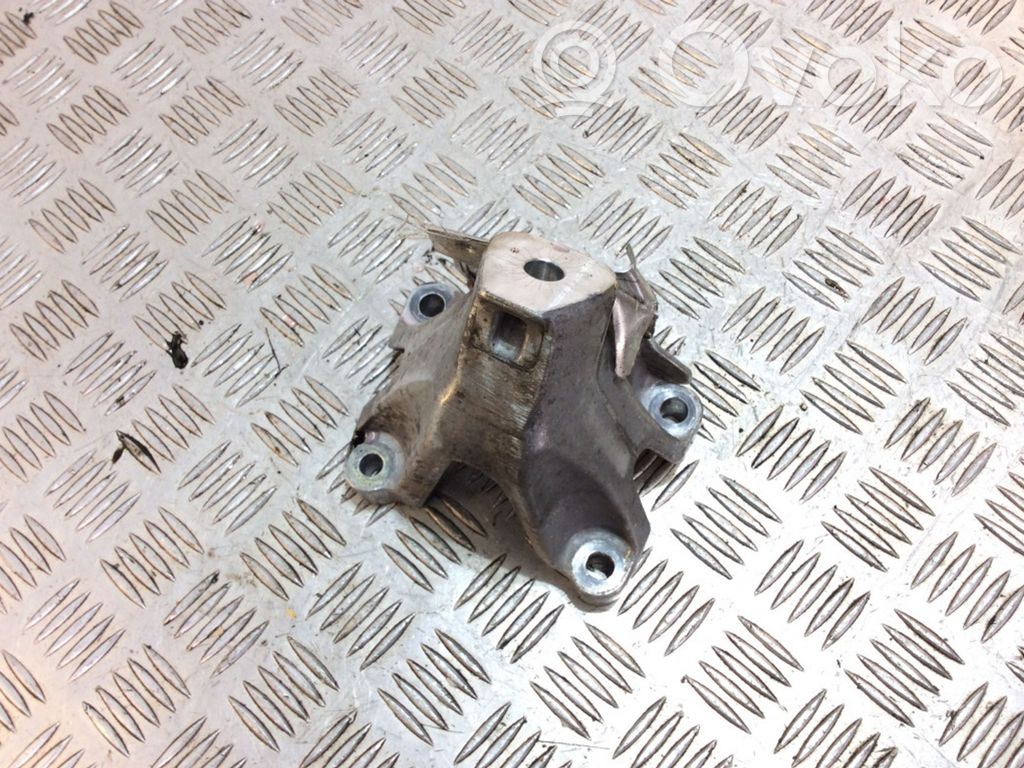 Audi Q5 SQ5 8R Engine mounting bracket 
