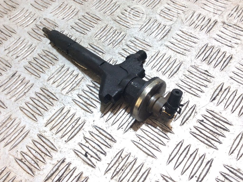 Fuel injector