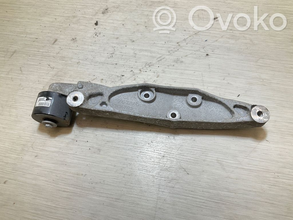 Volvo XC90 Rear differential/diff mount bracket 