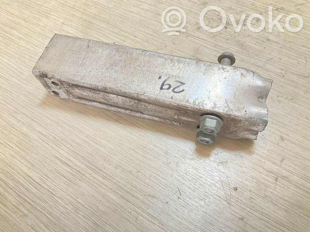 Audi A6 S6 C6 4F Uchwyt / Mocowanie zderzaka przedniego 
