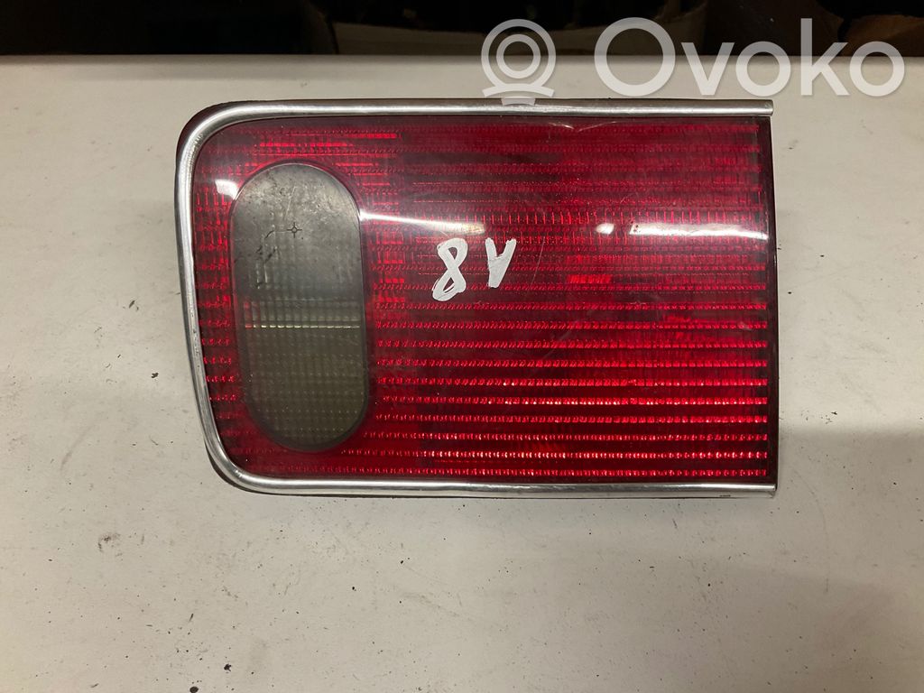 Audi A8 S8 D2 4D Tailgate rear/tail lights 