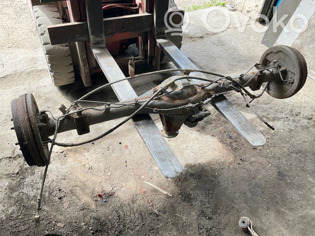 Toyota Hilux (AN10, AN20, AN30) Rear axle beam 