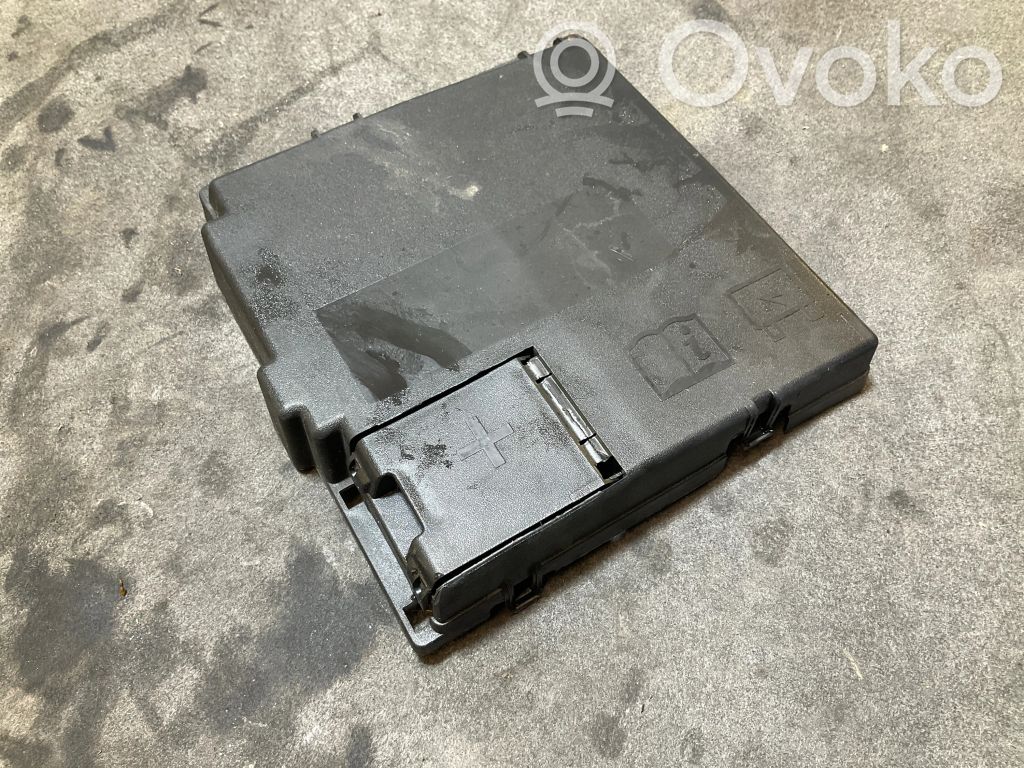 Land Rover Evoque II Dangtelis saugiklių dėžės 