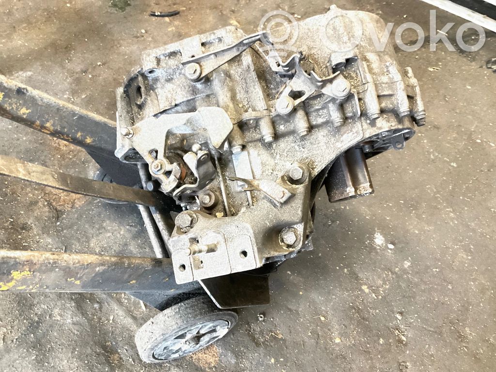 Volkswagen Sharan Mehāniska 6 ātrumu pārnesumkārba 