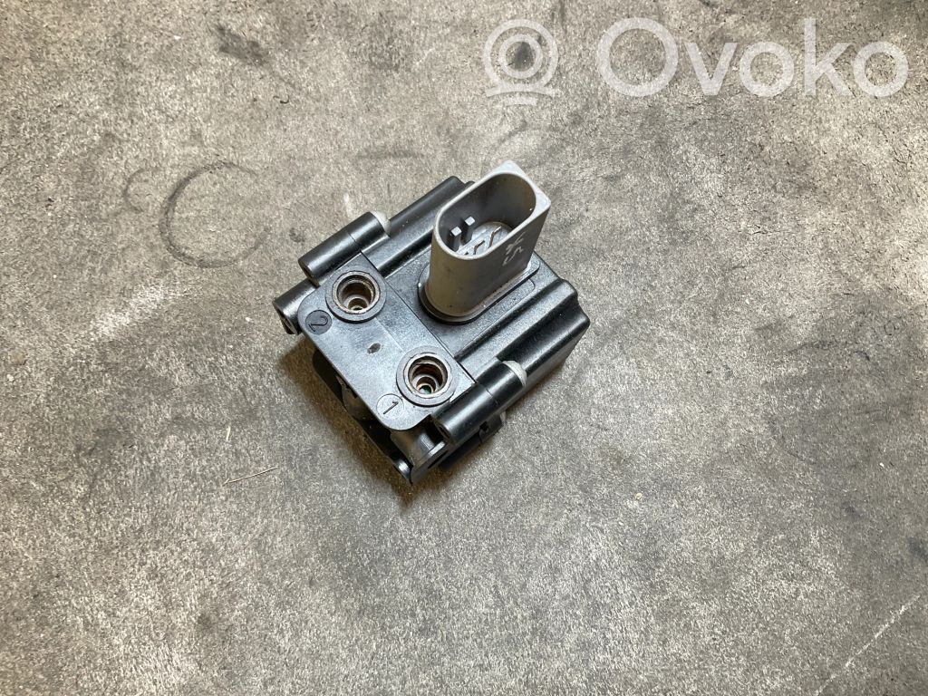 BMW X5 E70 Oro skirstytuvas/ vožtuvų blokas (pneumatinė važiuoklė) 