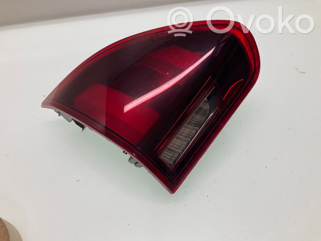 Peugeot 2008 I Lampy tylnej klapy bagażnika 