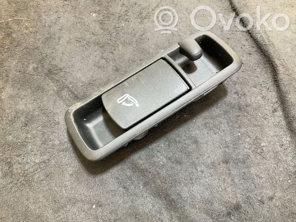 Volkswagen PASSAT B7 Rączka / Dźwignia regulacji fotela tylnego 