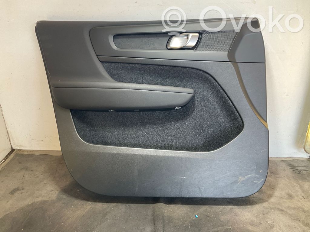Volvo XC40 Front door card panel trim 