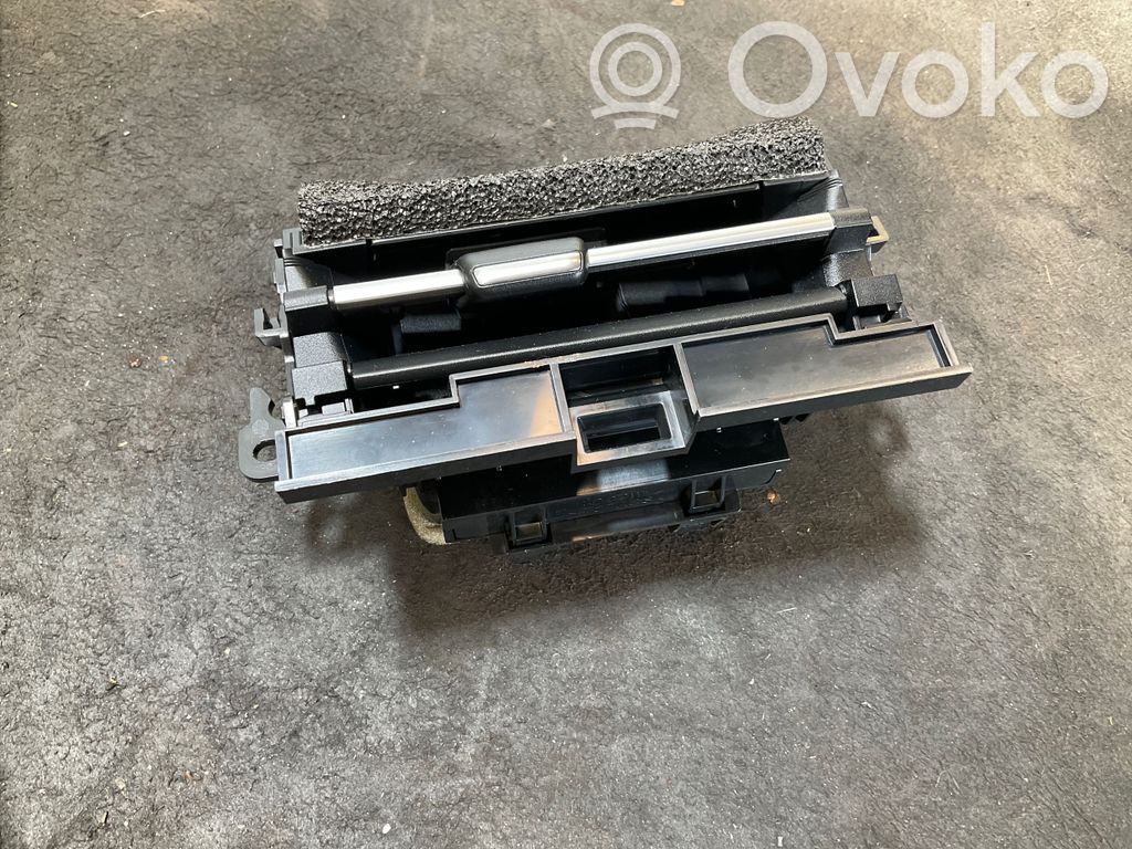 Mazda 2 Dash center air vent grill 
