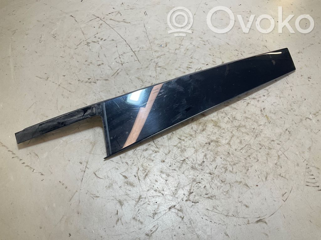 BMW X1 F48 F49 Listwa / Uszczelka szyby drzwi tylnych 