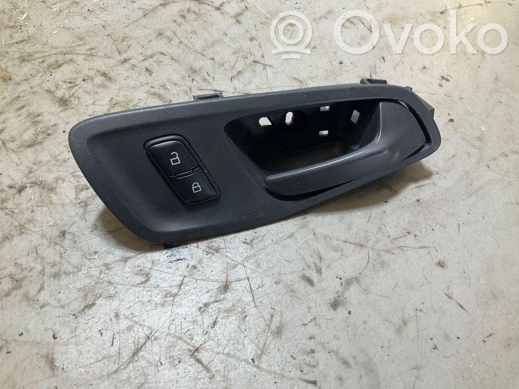 Manecilla interna puerta delantera   BK21V22600AE,HB2ZA