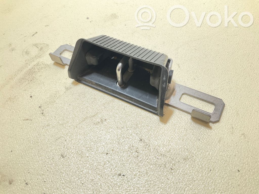 Polestar 2 Trunk lock loop 