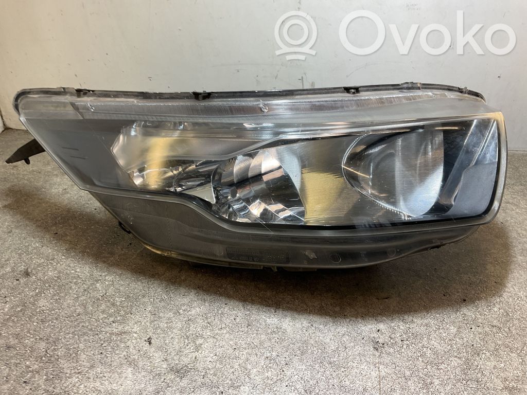 Iveco Daily 6th gen Phare frontale 